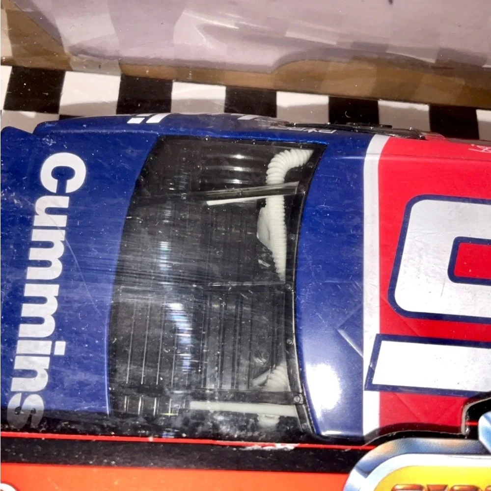 7222 - Valvoline Thunderbird - AMERICAN MUSCLE - 1:18 model by ERTL